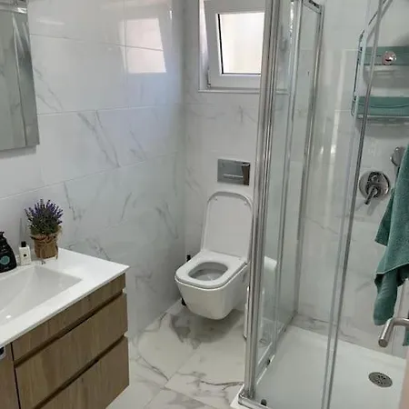 Apartman *sea View* New 3 Bedroom With Free Parking *
